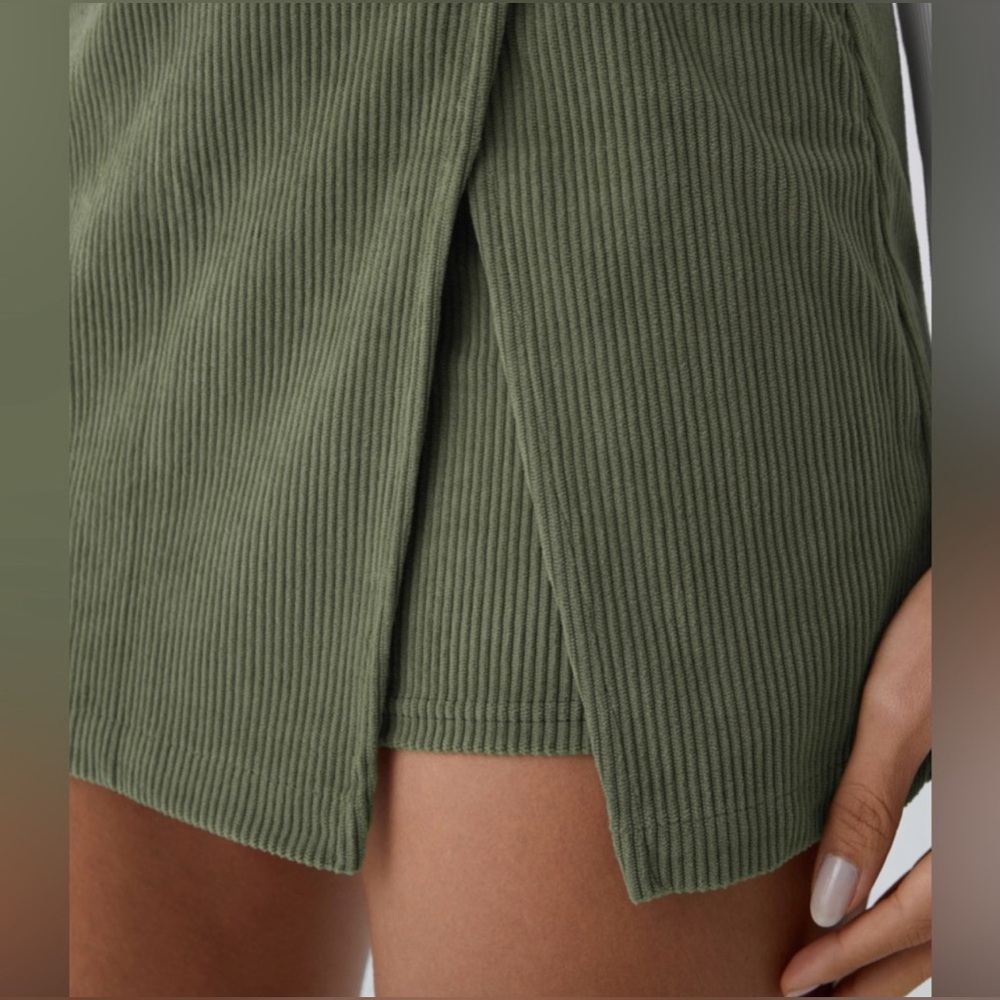 Halara High Waisted Back Zipper Split Hem 2-in-1 Corduroy Casual Skirt - Picture 10 of 11